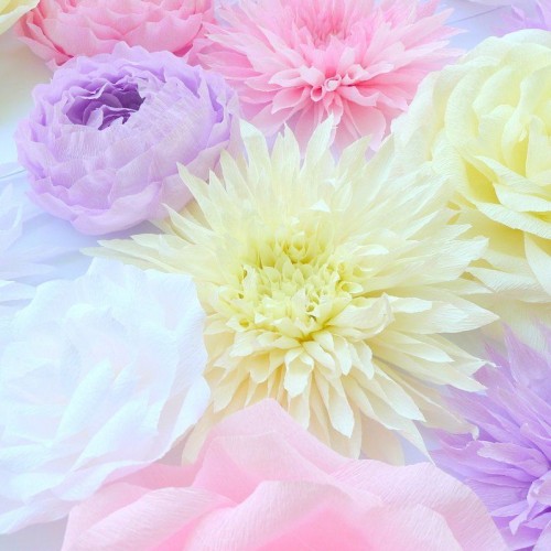 Бумажный цветок для оформления "Хризантема сливочная"